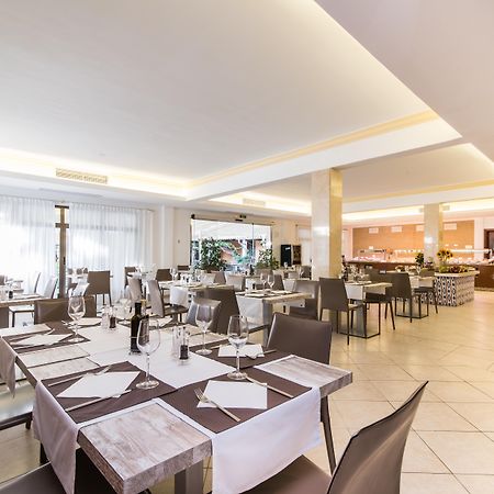 Hotel Baviera Cala Ratjada  Exterior photo